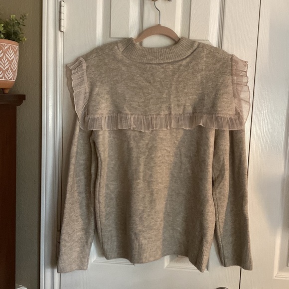 NWOT ZARA RUFFLED COLLARED SWEATER SIZE M - Picture 2 of 6